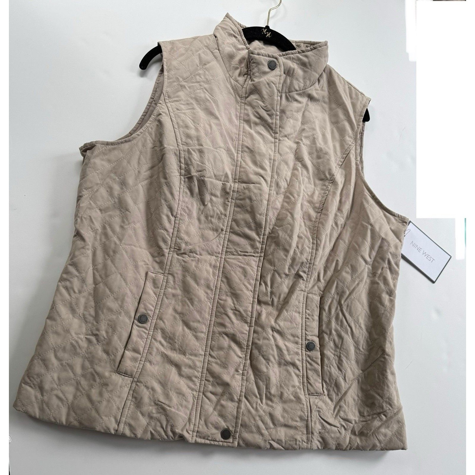 Nine West Womens Quilted Vest Size Medium White Full Zip Lined Pockets
